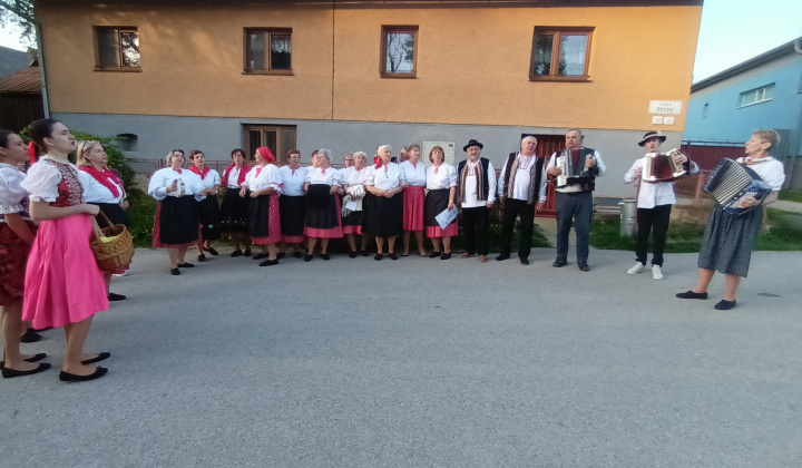 3. fotografia fotogalérie Stavanie mája