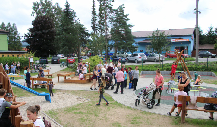 2. fotografia fotogalérie Otvorenie a požehnanie detské inkluzívneho ihriska