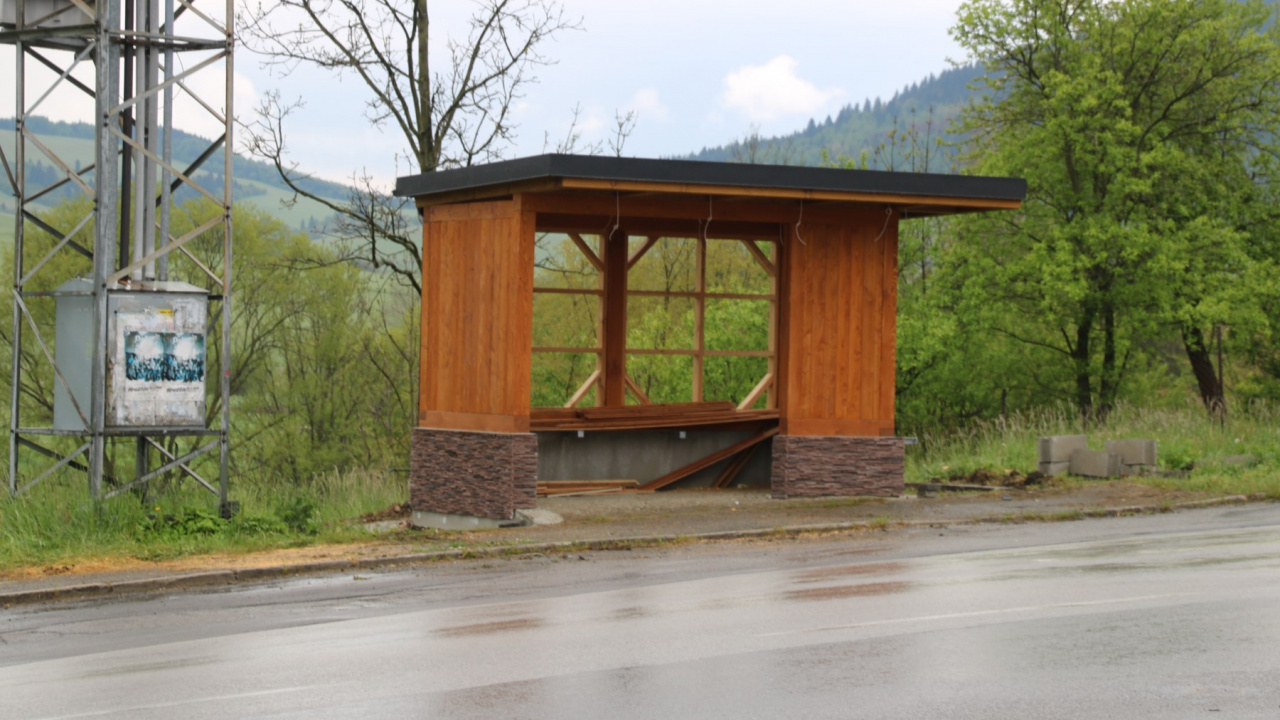 Fotografia fotogalérie Rekonštrukcia autobusových zastávok v obci.